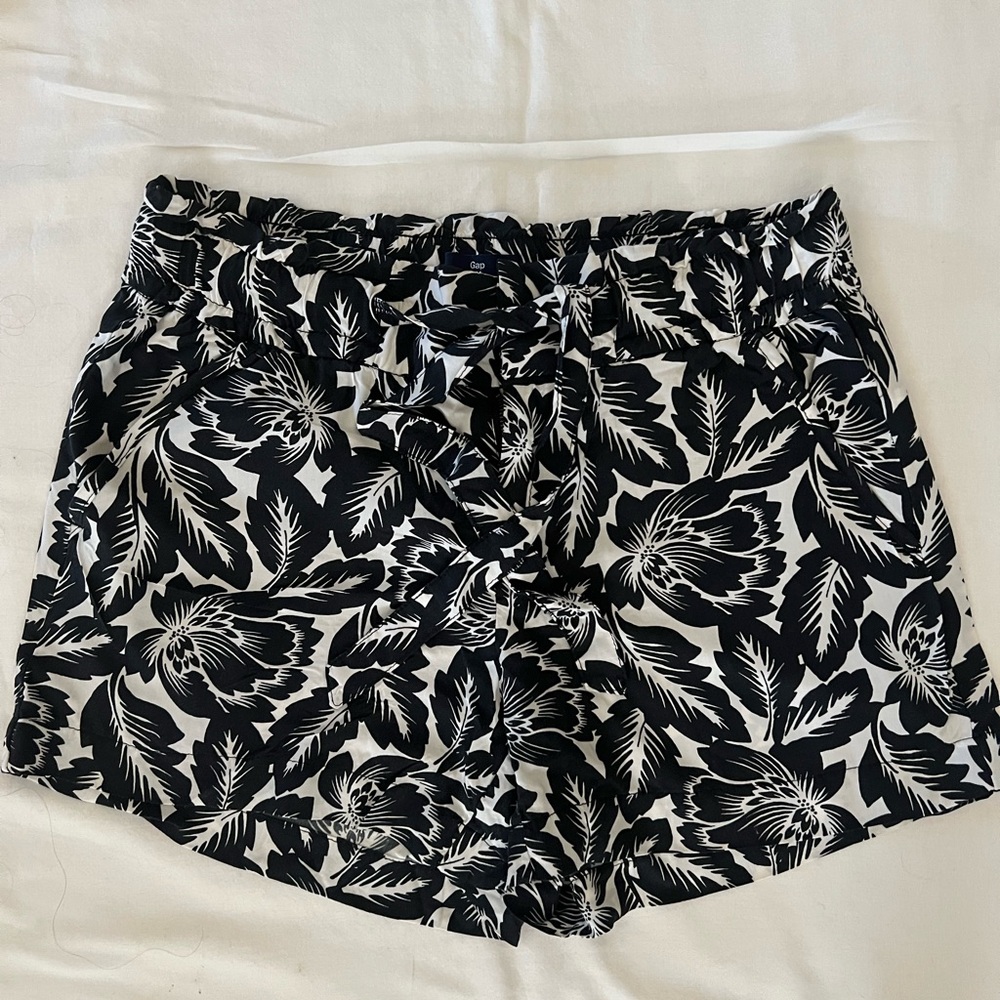 GAP Black and White Floral High Waist Shorts